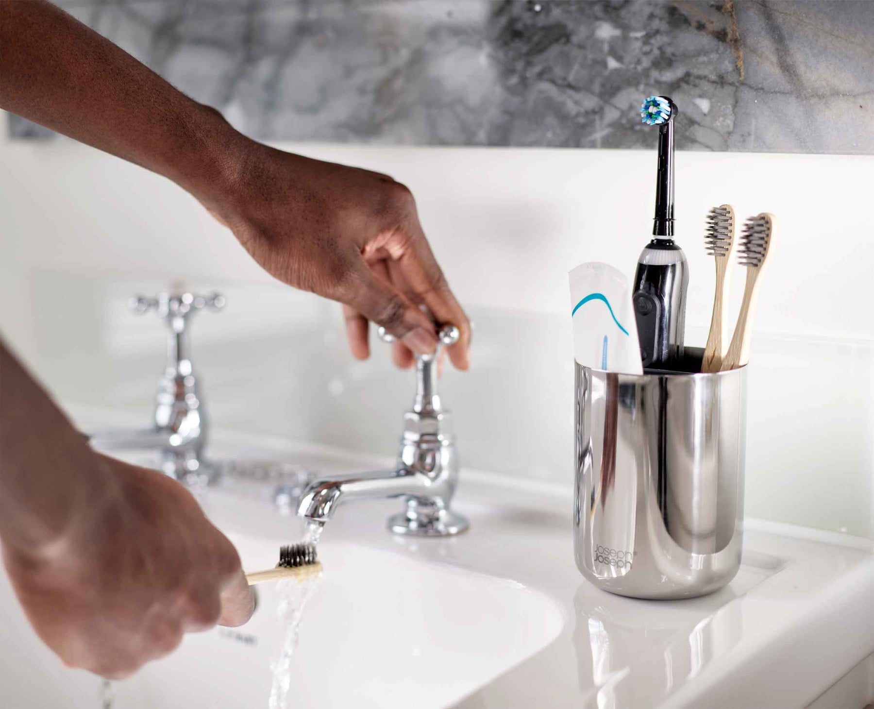 EasyStore™ Luxe Stainless-steel Toothbrush Caddy - 70580 - Image 3